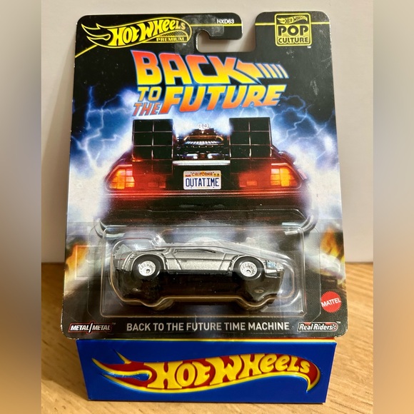 Hot Wheels Back to the Future Die-Cast Car - Picture 6 of 6